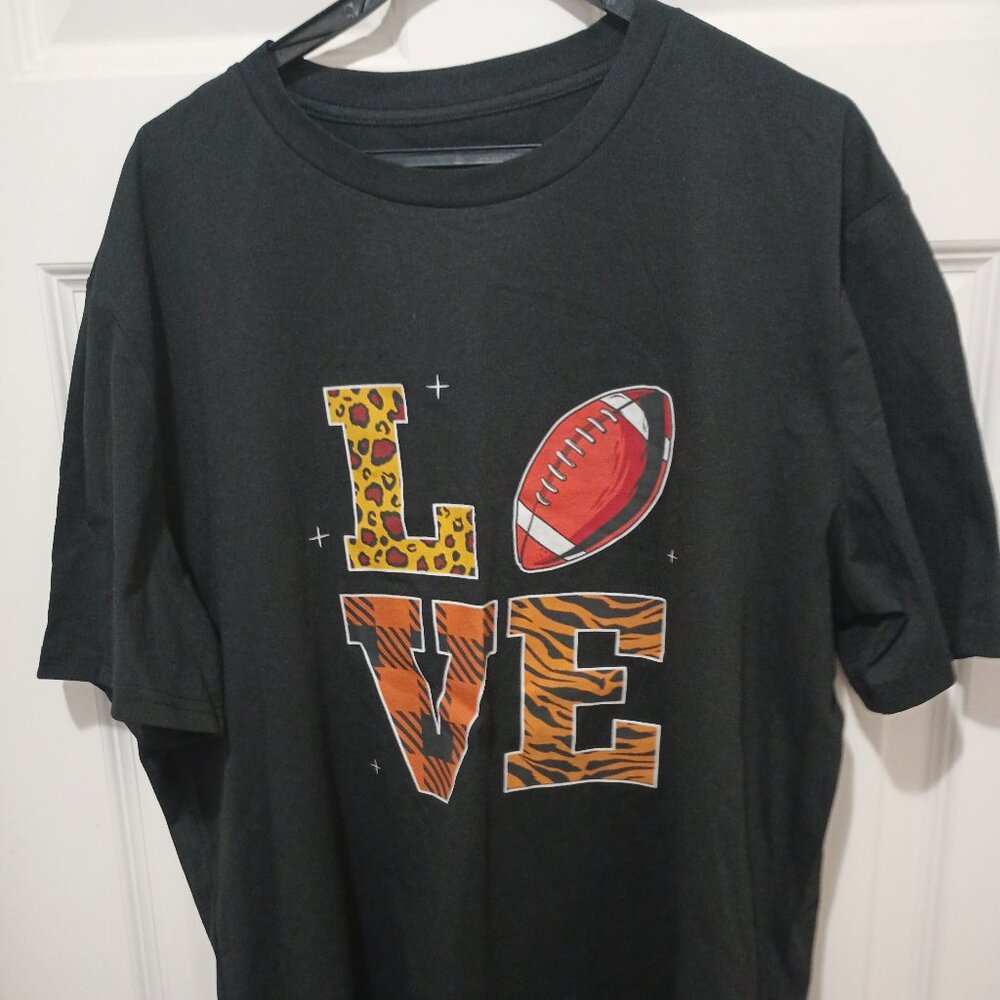 NWOT Men's XL Black Love Football T-Shirt NFL Man's Shirt Summer Short Sleeve